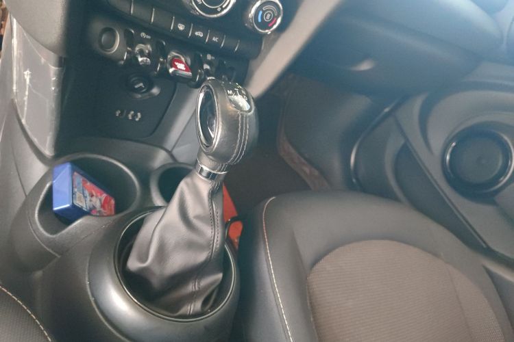 MINI 2015款 1.2T ONE 五门版中控内饰18