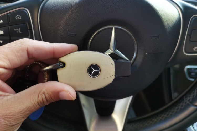 奔驰C级 2017款 C 200 L 4MATIC中控内饰11