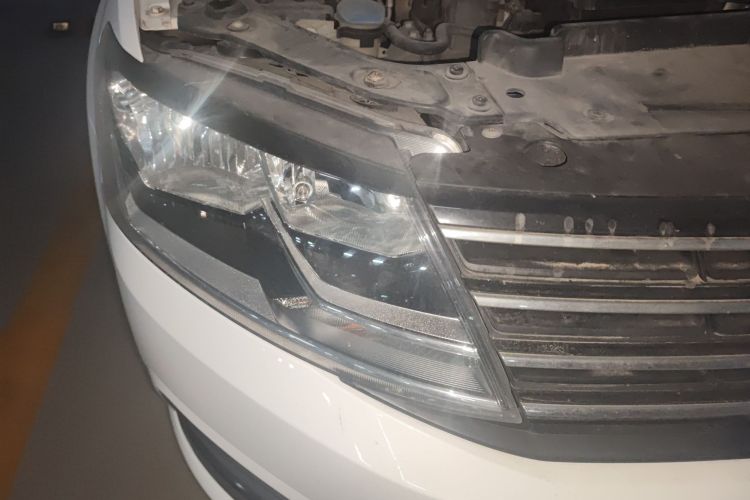 大众 朗逸 2017款 1.6L 手动风尚版车身外观8