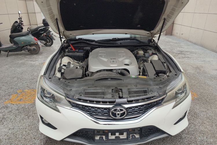 丰田 锐志 2013款 2.5V 尚锐版机舱底盘24