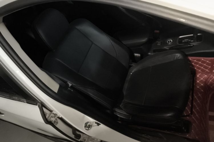 三菱 欧蓝德 2016款 2.4L 四驱精英版 5座局部细节41