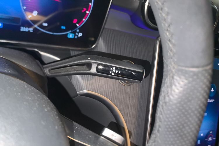 奔驰C级 2023款 C 200 L 运动版中控内饰18