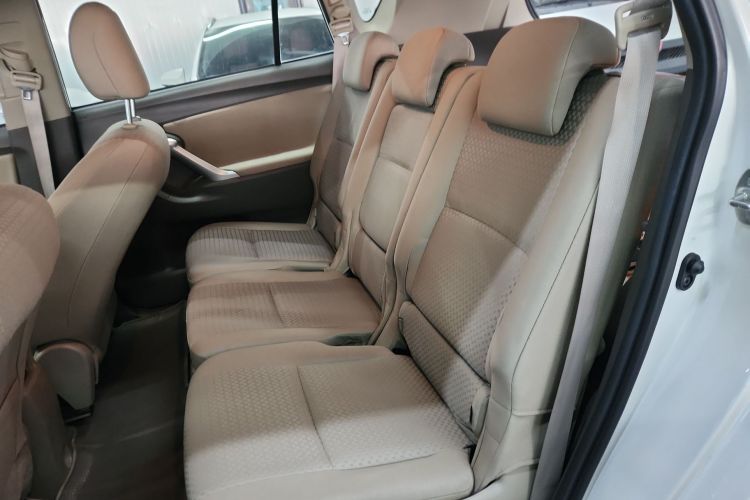 丰田 逸致 2014款 星耀 180G CVT舒适版中控内饰7004