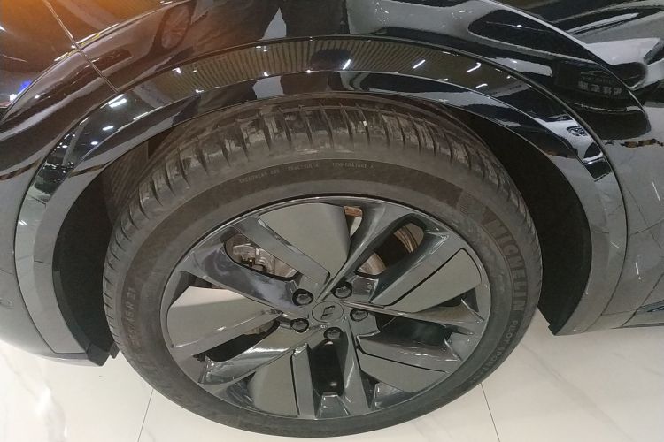 理想汽车 理想L9 2024款 Ultra车身外观6007