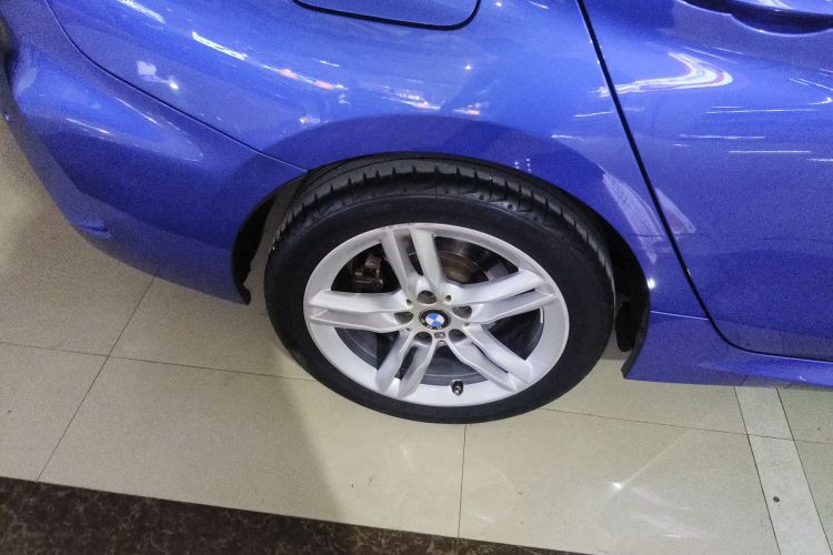 宝马1系 2020款 120i M运动套装车身外观6008