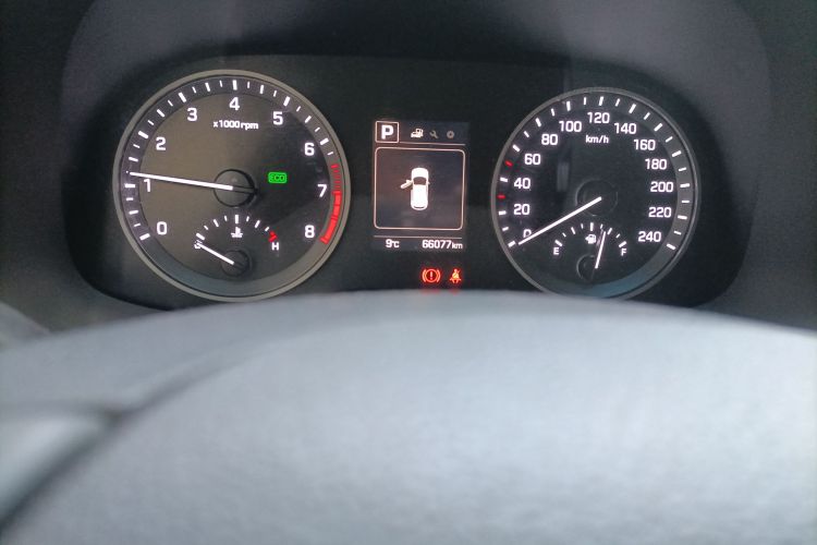 现代 途胜 2018款 1.6T 双离合两驱15周年特别版中控内饰15