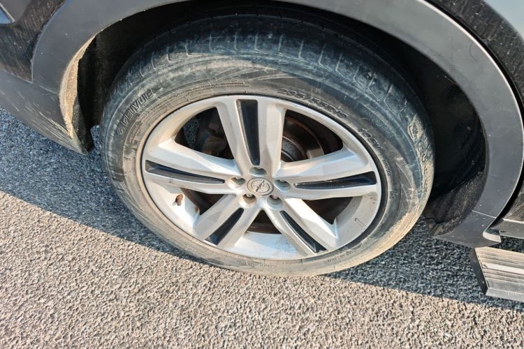 众泰T700 2017款 1.8T 双离合尊贵型车身外观6008