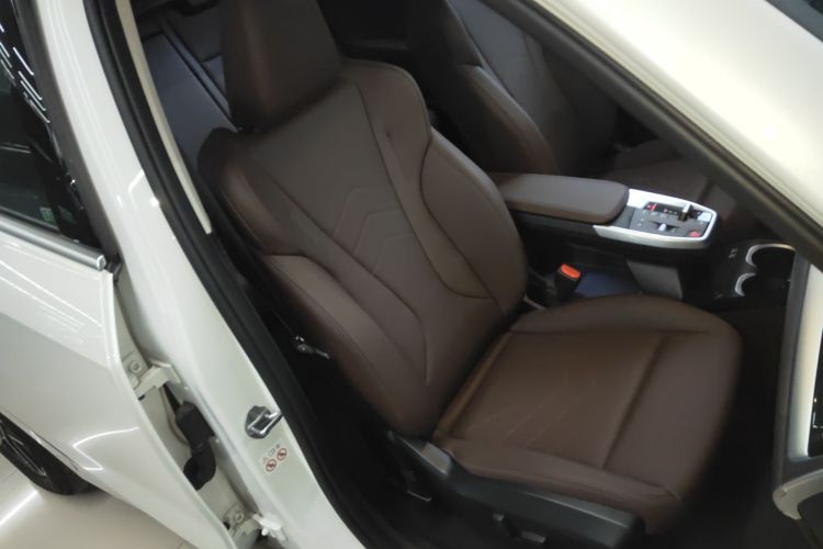 宝马iX1 2023款 eDrive25L M运动套装局部细节41