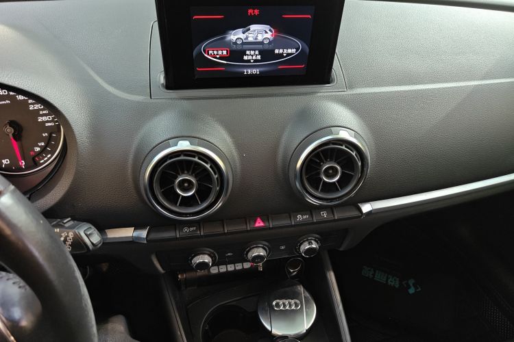 奥迪A3 2014款 Sportback 35 TFSI 自动进取型中控内饰16