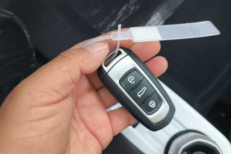 吉利银河 熊猫 2025款 210km 元气熊中控内饰11