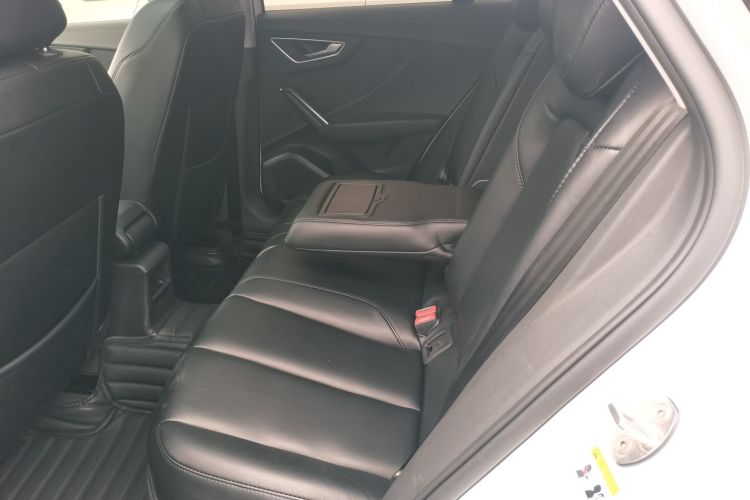 奥迪Q2L 2018款 35 TFSI 上市专享版 国VI中控内饰7004