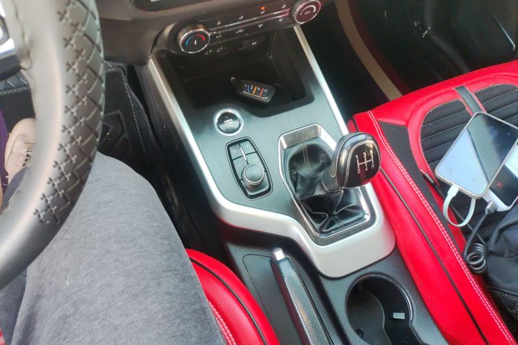 奇瑞 瑞虎5x 2019款 HERO 1.5L 手动时尚版中控内饰18