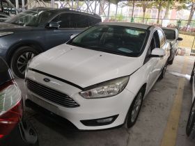 福特 福克斯 2015款 三厢 1.6L 手动舒适型