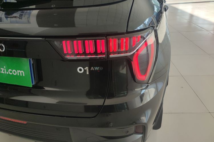 领克01 2021款 2.0TD 四驱暗夜版车身外观9