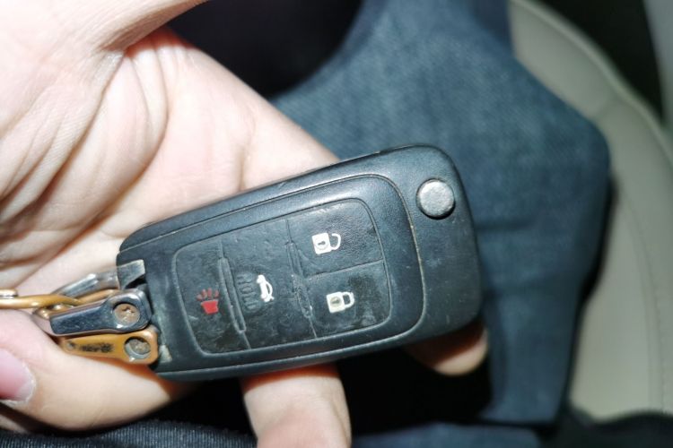 别克 君威 2015款 2.0L 精英时尚型中控内饰11