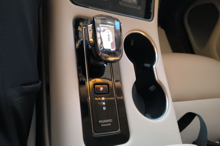 鸿蒙智行 问界M5 2023款 纯电四驱智驾版中控内饰18