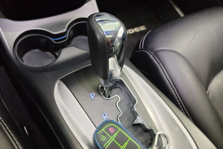 道奇 酷威  2.4L 两驱旅行版中控内饰18