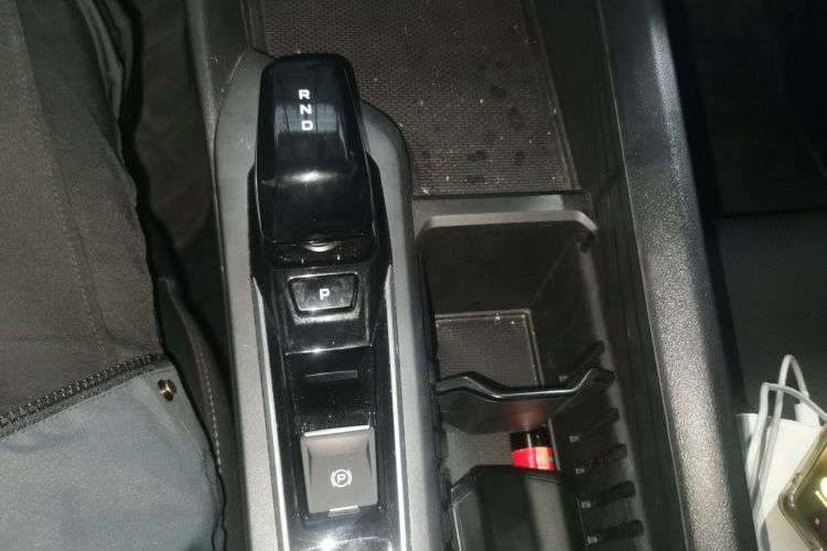 吉利汽车 2024款 缤瑞COOL 1.5T DCT龙腾版中控内饰18