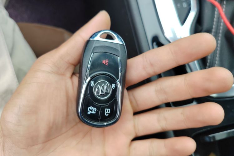 别克 君威 2017款 20T 豪华型中控内饰7001