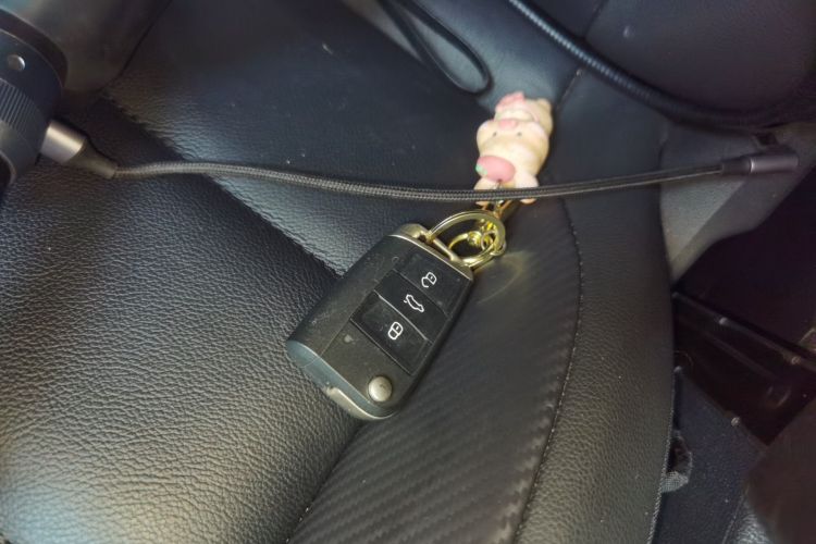 大众 T-ROC探歌 2020款 280TSI DSG两驱舒适型中控内饰11