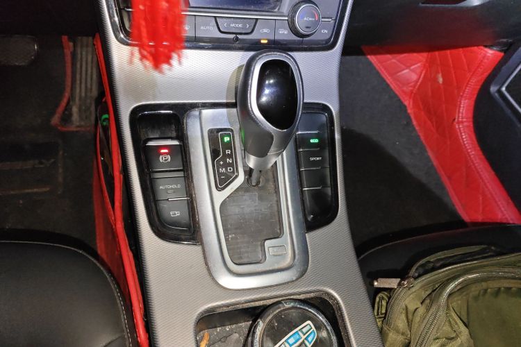 吉利汽车 帝豪GL 2018款 1.8L DCT精英智联型中控内饰18