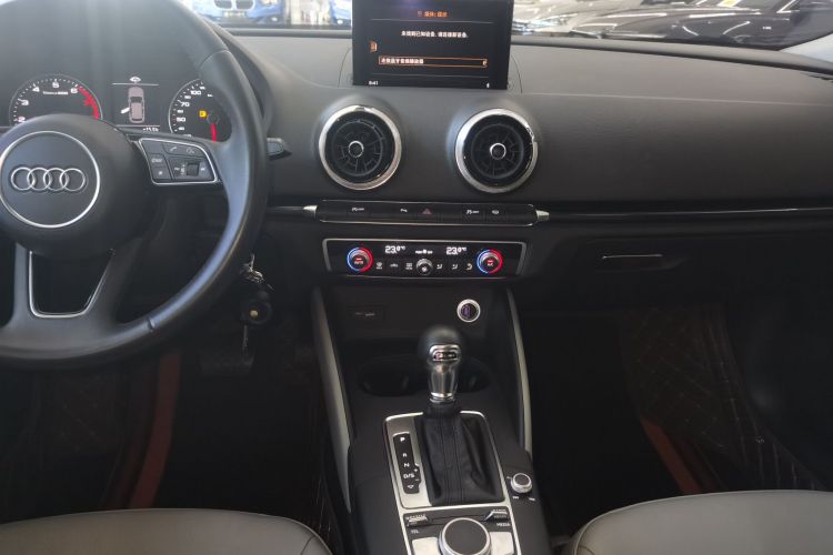 奥迪A3 2019款 Sportback 35 TFSI 时尚型 国VI中控内饰16