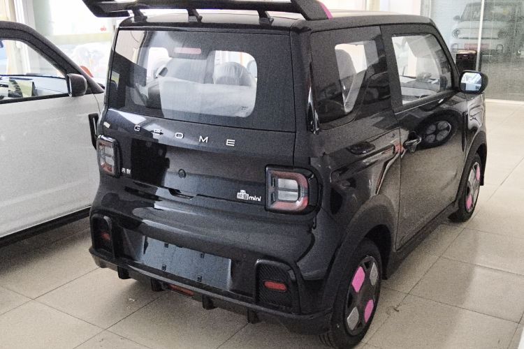 吉利银河 2025款 210km 熊猫卡丁车身外观6005