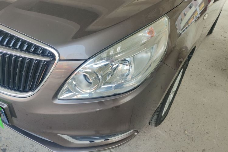 别克GL8 2017款 25S 舒适型 国V局部细节36