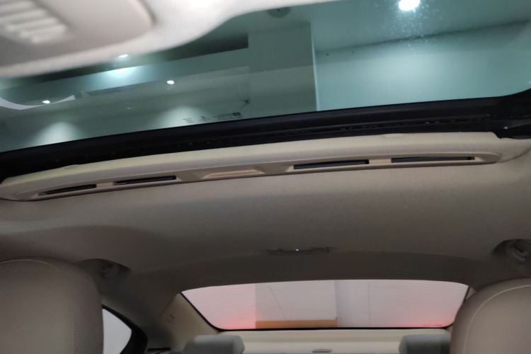 别克 君威 2014款 2.0L 精英时尚型中控内饰22