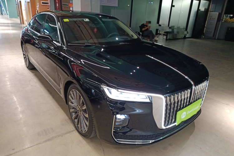 红旗H9 2022款 3.0T 智联旗领四座版车身外观3