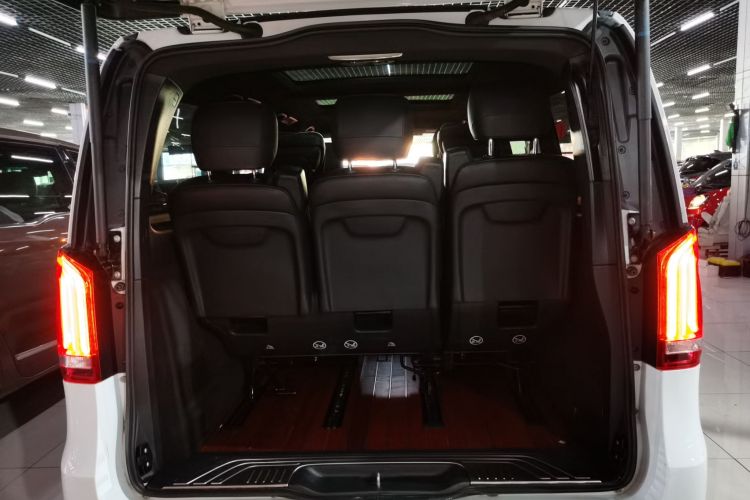 奔驰V级 2018款 V 260 AMG 运动版 国V局部细节23