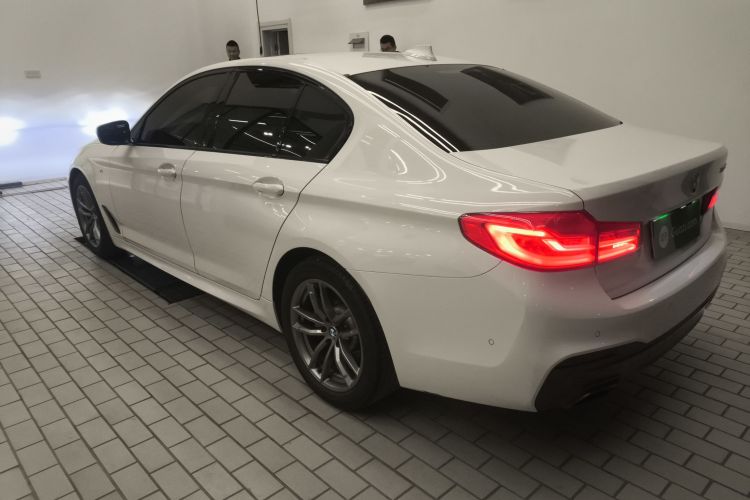 宝马5系(进口) 2019款 525i M运动套装车身外观4