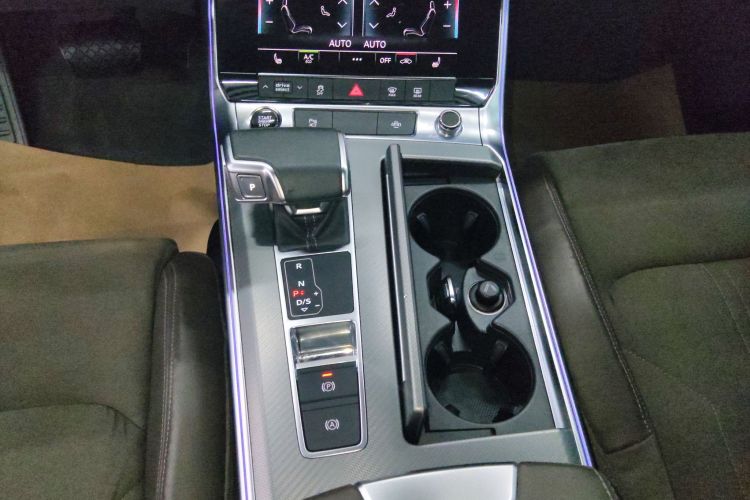 奥迪A7L 2022款 45 TFSI S-line 筑梦未来版局部细节18