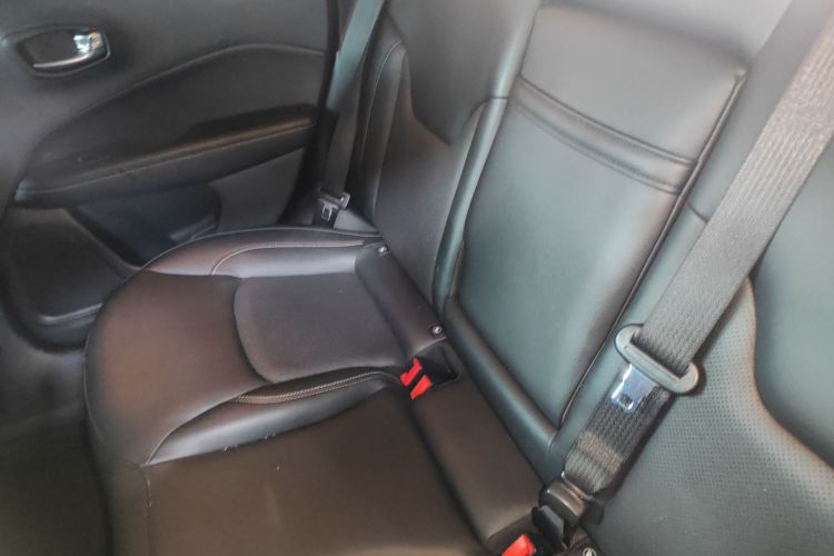 Jeep 指南者 2017款 200T 自动家享版中控内饰21