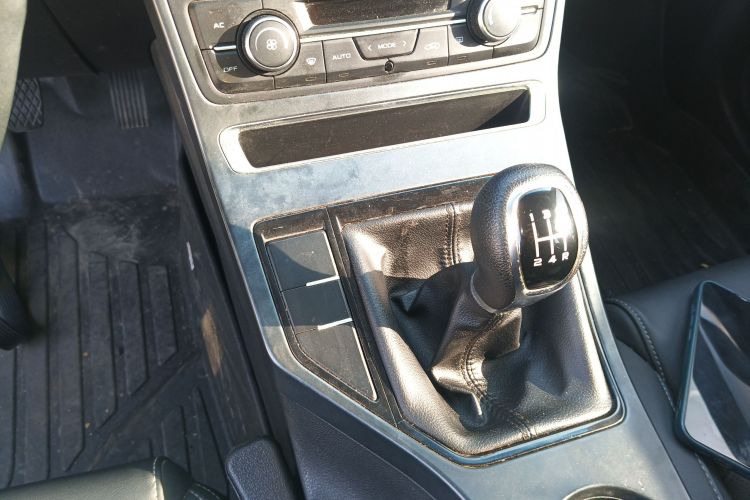 吉利汽车 帝豪 2020款 1.5L 手动豪华型中控内饰18