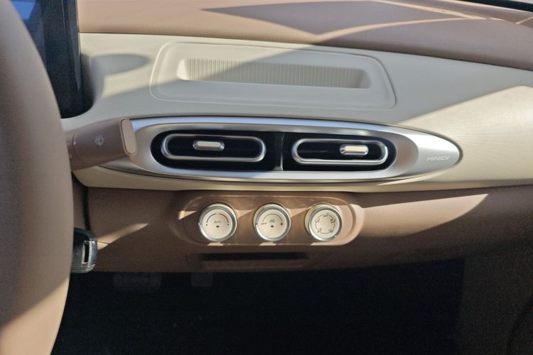 五菱汽车 宏光MINIEV 2025款 四门版 进阶款中控内饰16