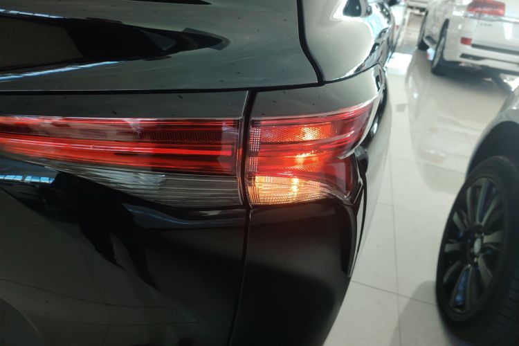 丰田 赛那SIENNA 2021款 2.5L混动 舒适版车身外观6006