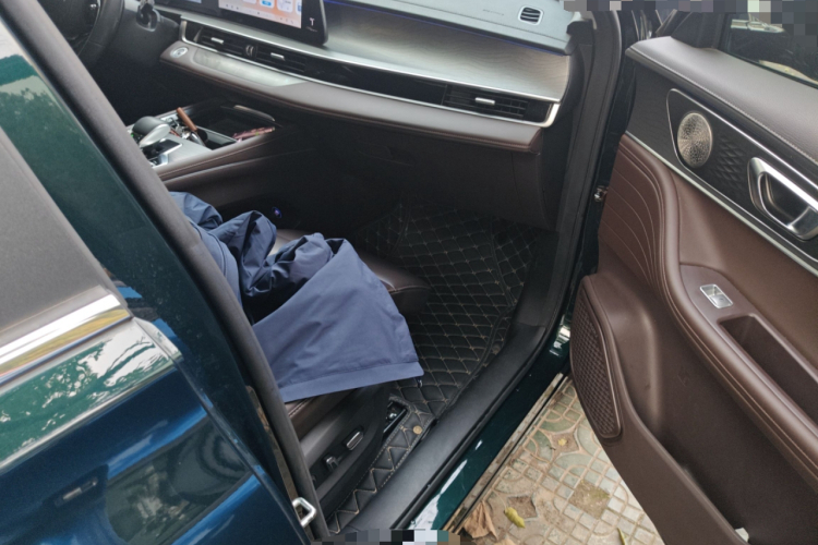 奇瑞 瑞虎8 PRO 2024款 冠军版 390T 两驱巅峰版 5座局部细节9005