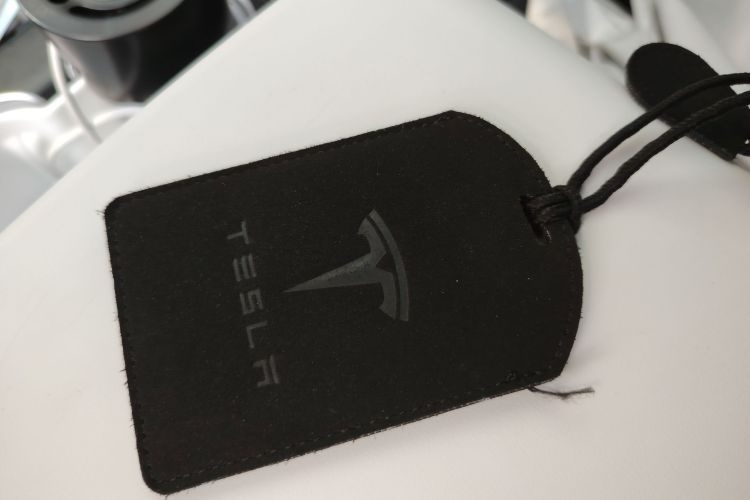 特斯拉 Model 3 2023款 长续航全轮驱动版中控内饰7001