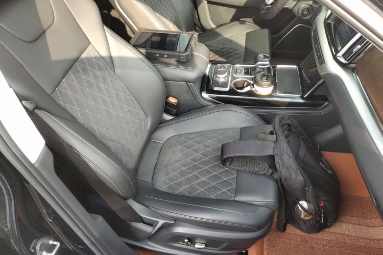 红旗HS7 2019款 3.0T 自动四驱智联旗享版局部细节41