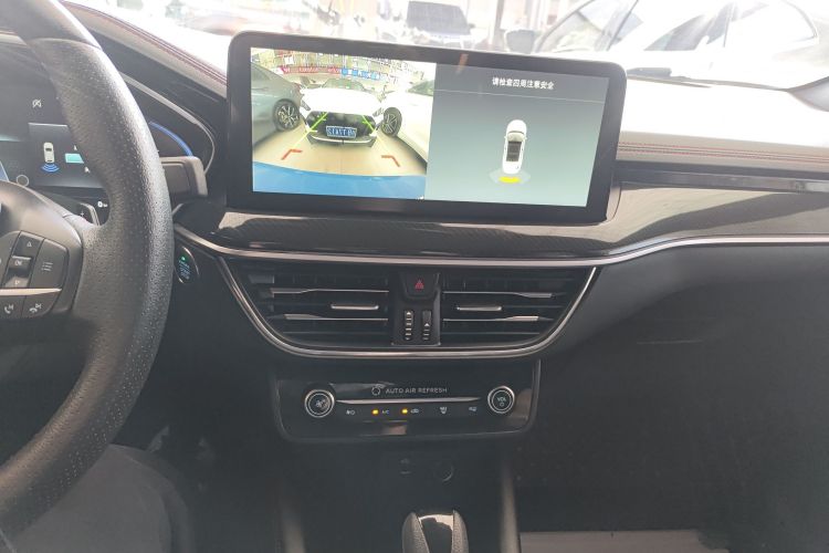 福特 福克斯 2022款 三厢 EcoBoost 180 自动ST Line中控内饰16