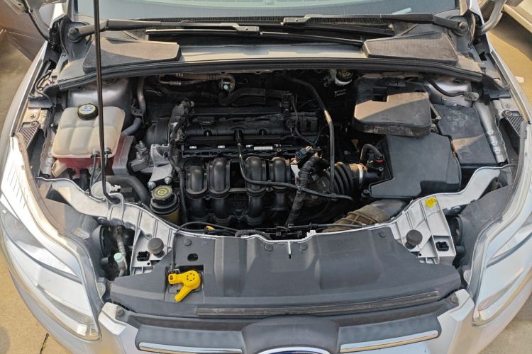 福特 福克斯 2012款 三厢 1.6L 自动风尚型局部细节24