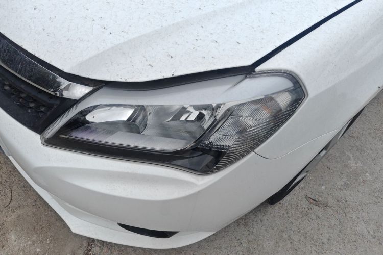 比亚迪F3 2015款 节能版 1.5L 手动舒适型车身外观36