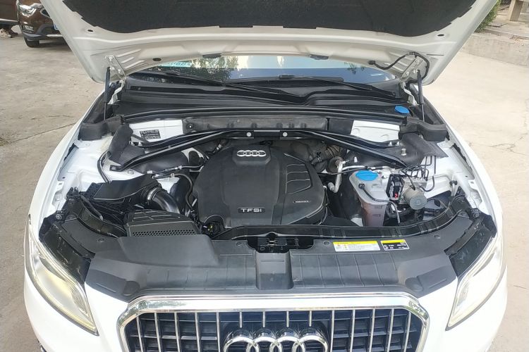 奥迪Q5 2017款 40 TFSI 进取型机舱底盘24
