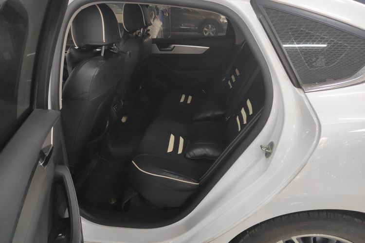 比亚迪 秦Pro新能源 2019款 EV 超能版 标准版智联领尚型中控内饰7004