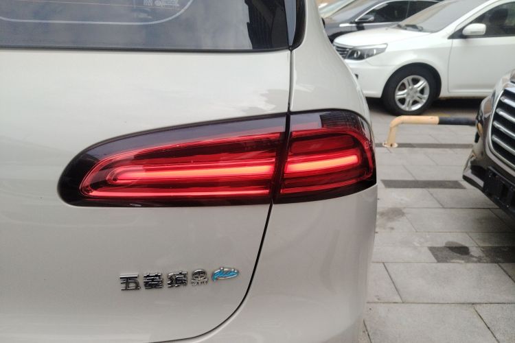 五菱汽车 五菱缤果PLUS 2024款 510km 五座版车身外观9