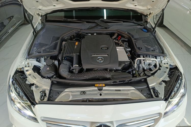 奔驰C级 2018款 C 180 L 动感型运动版局部细节24