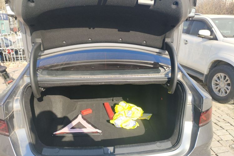 比亚迪 秦PLUS 2021款 EV 500KM 豪华型机舱底盘23