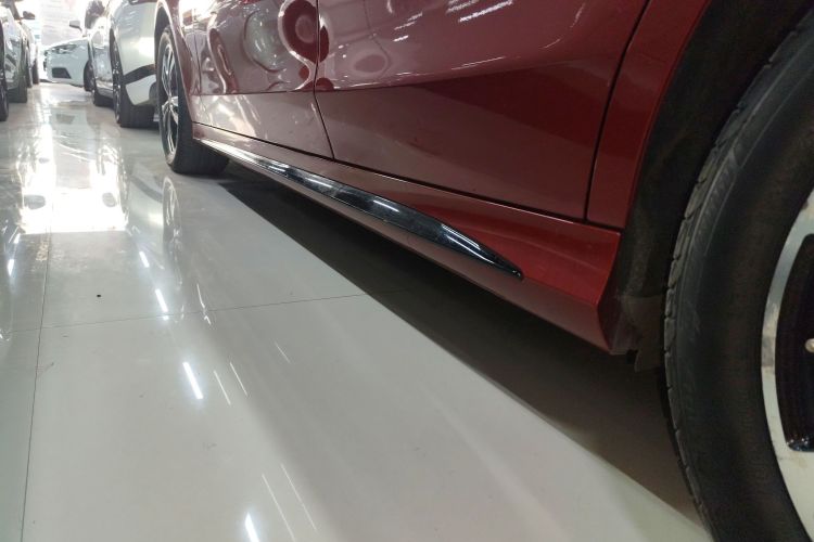 奔驰C级 2019款 C 260 运动版局部细节9002