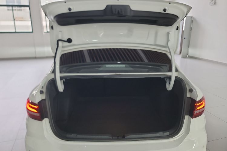 大众 朗逸 2023款 300TSI DSG满逸版机舱底盘23